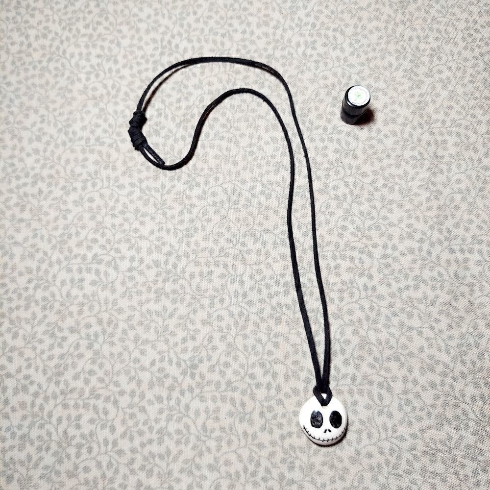 Skeleton Diffuser Pendant   - Picture 2 of 6